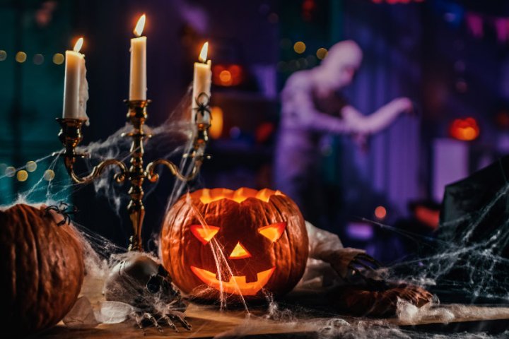 Halloween Props, Halloween Theming and Halloween Walkaround Acts