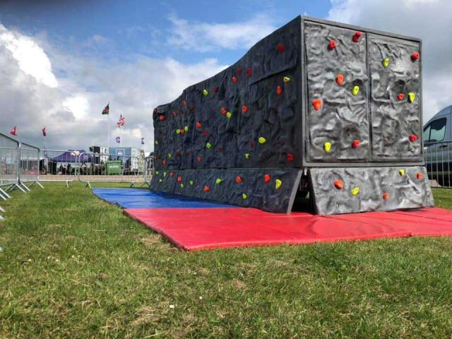 mobile bouldering wall
